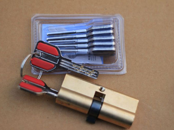 满城24小时上门开锁公司