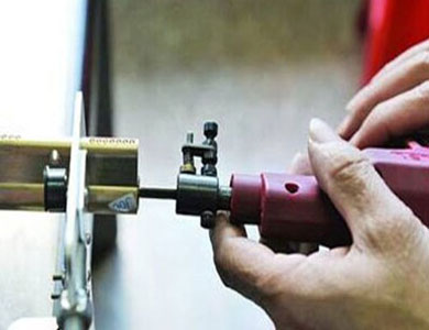 满城24小时上门开锁公司